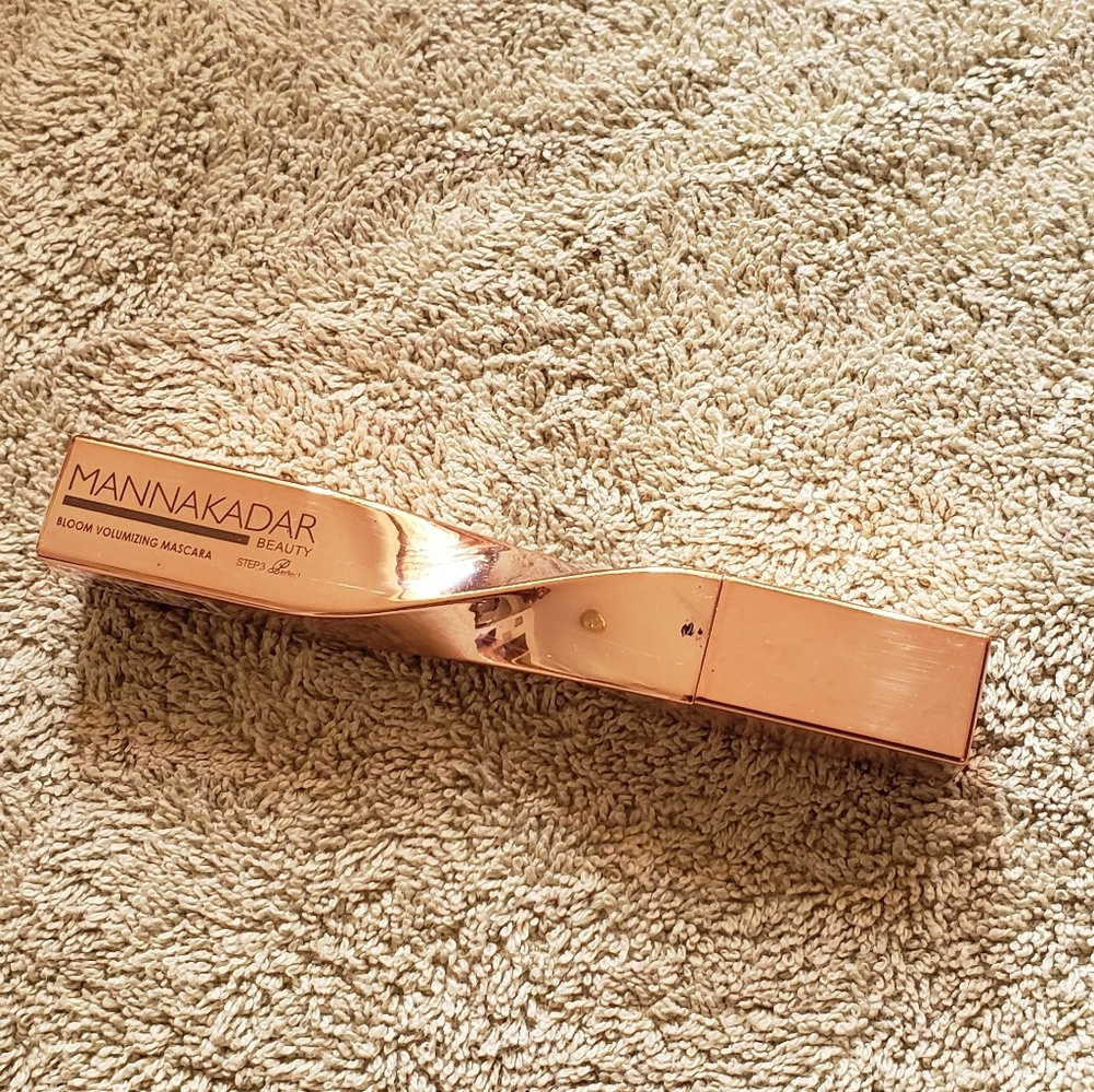 Mannakadar blooming mascara